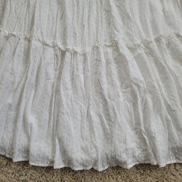 Farmers Market XL Embroidered Floral Long Sleeve Tiered Maxi Dress White - Picture 13 of 16